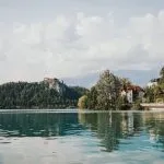 Blejski grad iz jezera