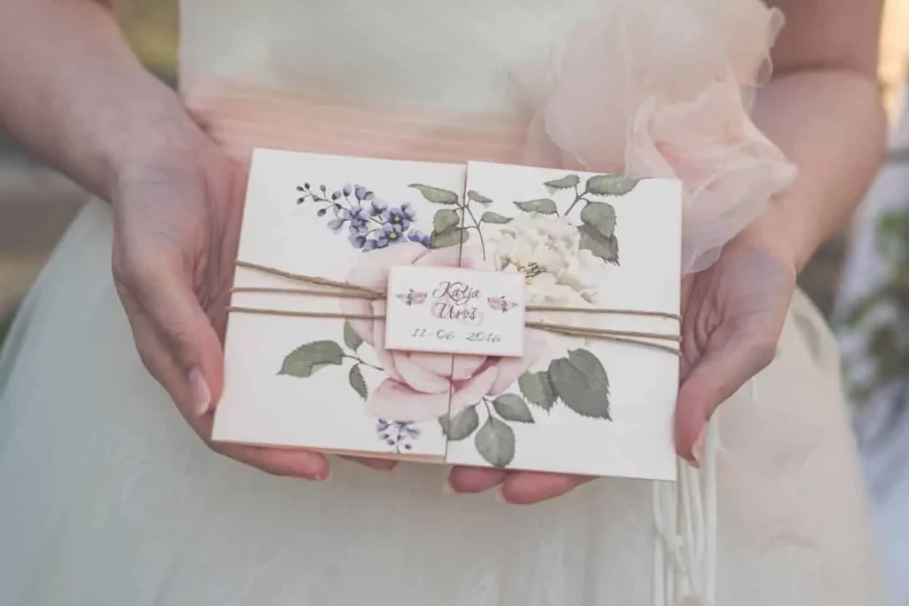 Finimini stationary held by bride