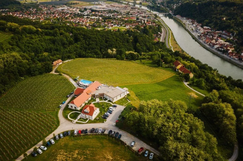 posestvo iz zraka tri lucke 1