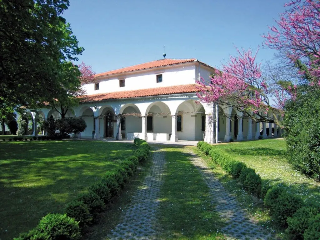 Zemono manor